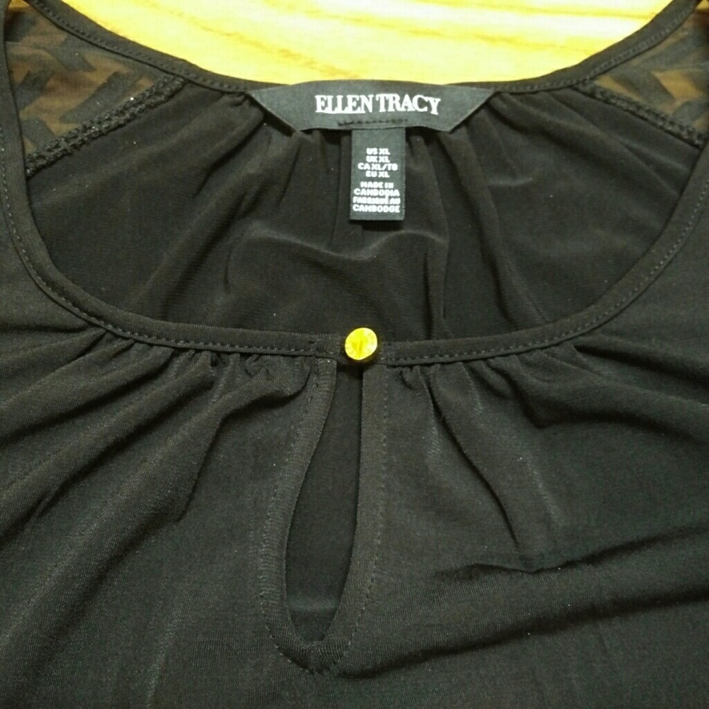 Ellen Tracy 3/4 Sleeve Black Keyhole Top NWT - Picture 4 of 8